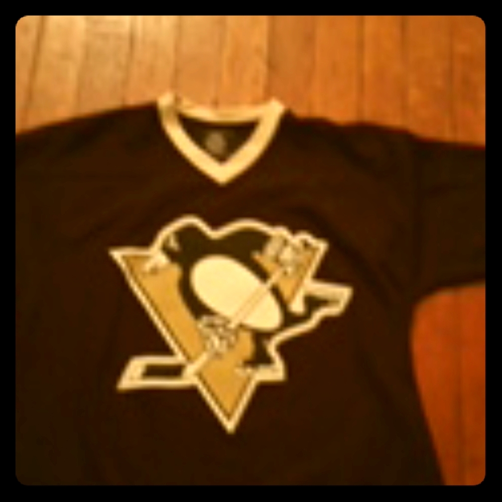 Ice hockey jersey